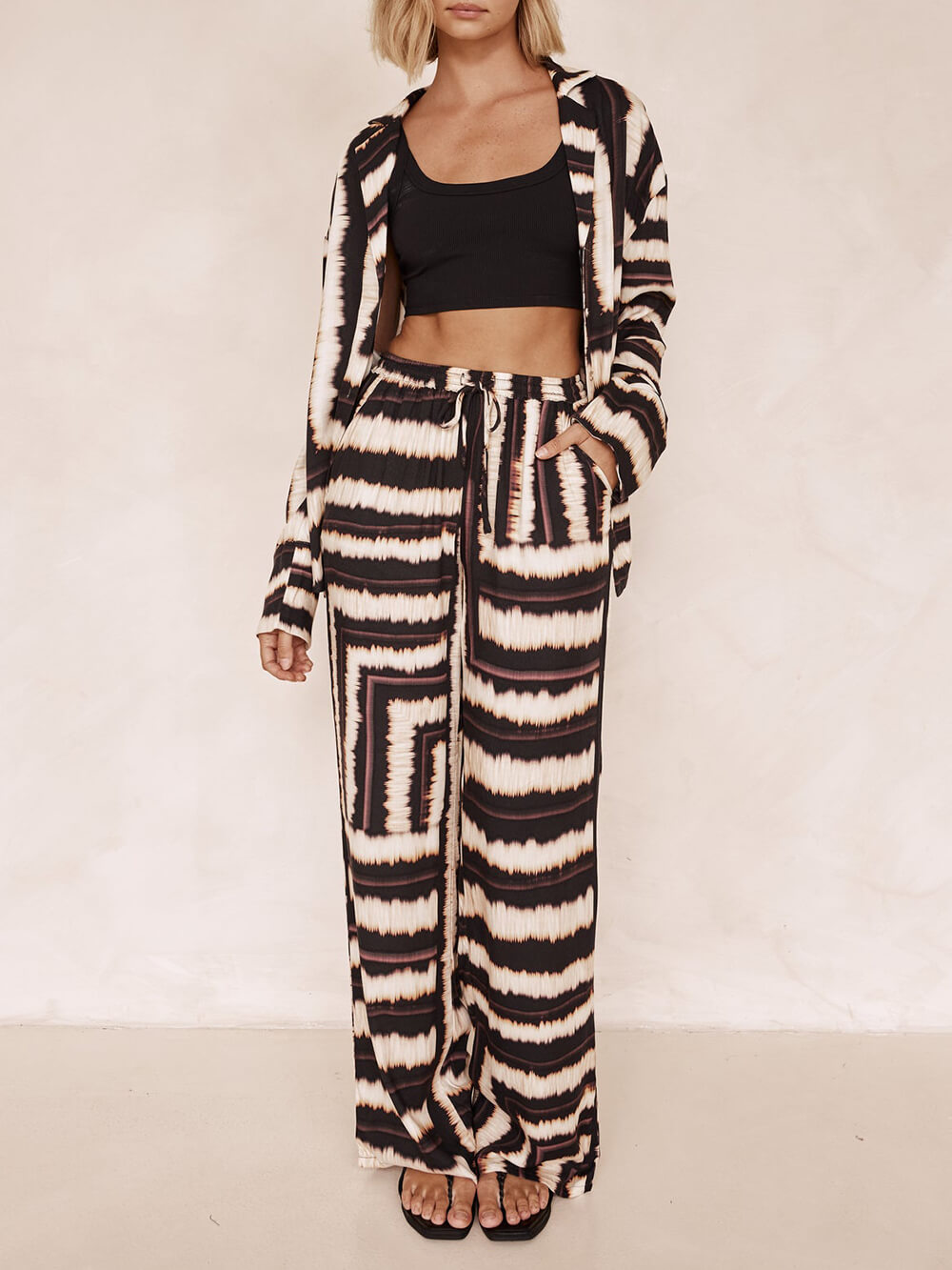 Signature Strip Textured Chocolate Print Baggy Pants