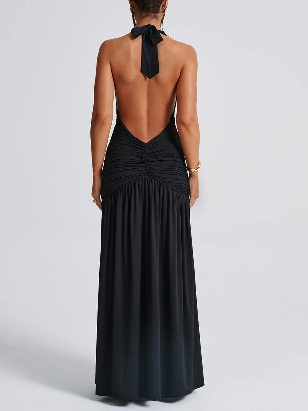 Sexy V-Neck Halterneck And Backless Solid Color Pleated Maxi Dress